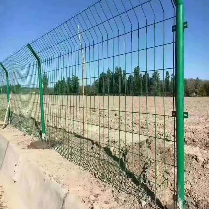 Outdoor Green PVC-Coated Safety Fence Welded Wire Barrier for Factory and Community Temporary Use