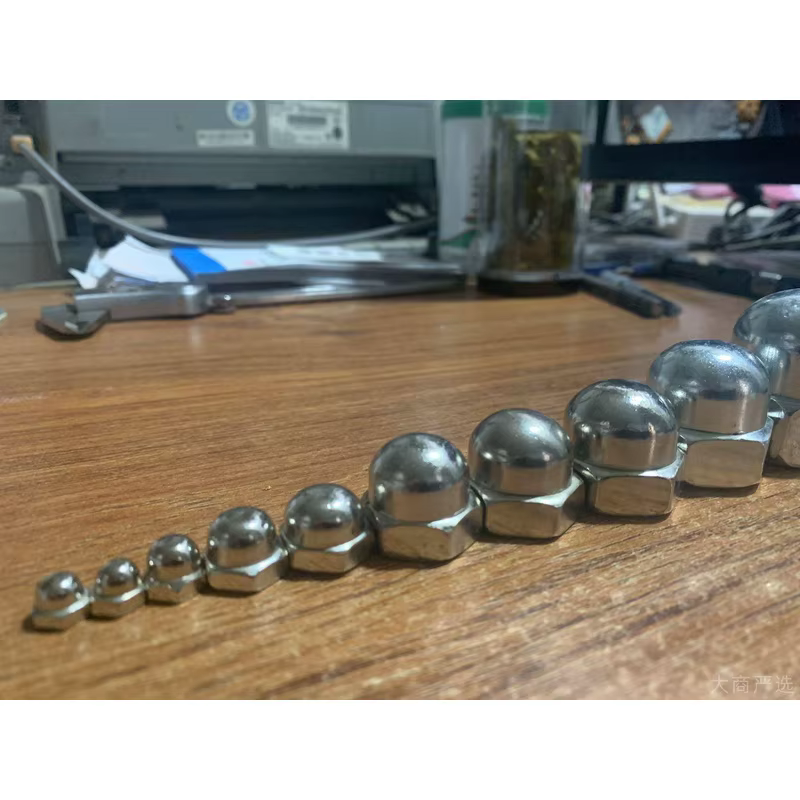 Tuerca con brida de acero inoxidable SUS 304 / 316 DIN 6923 dentada anticorrosión