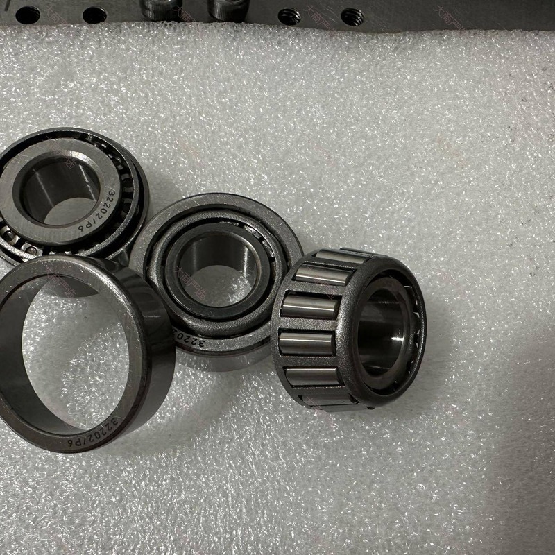 Tapered Roller Bearing 32202 Series
