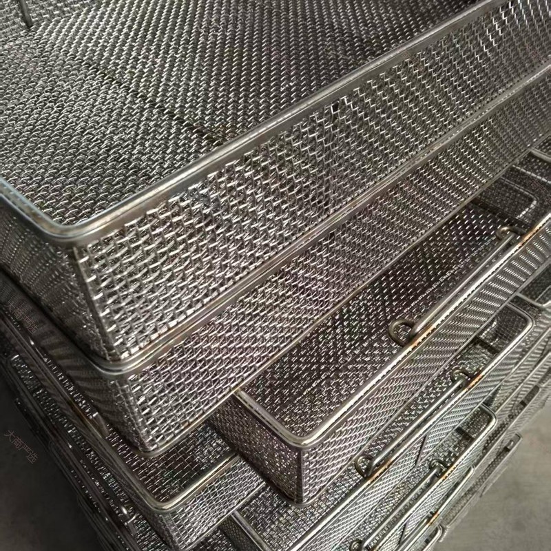 Wire Mesh Frame & Wire Basket