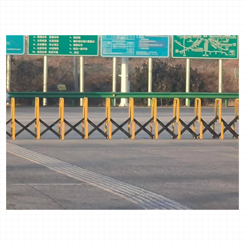 Telescopic guardrail
