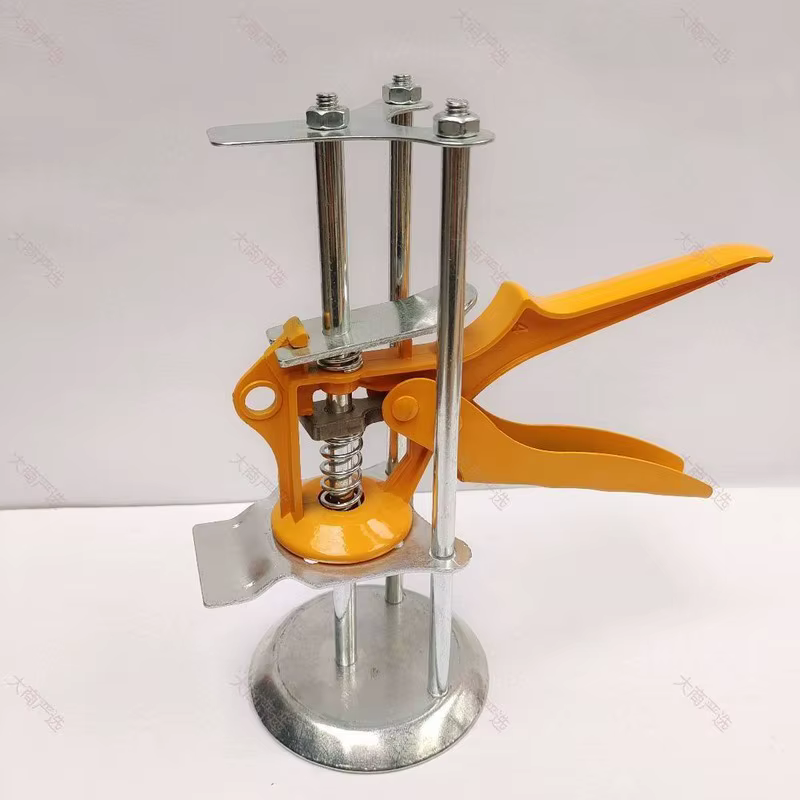 833 Small Three-Column Tile Jack