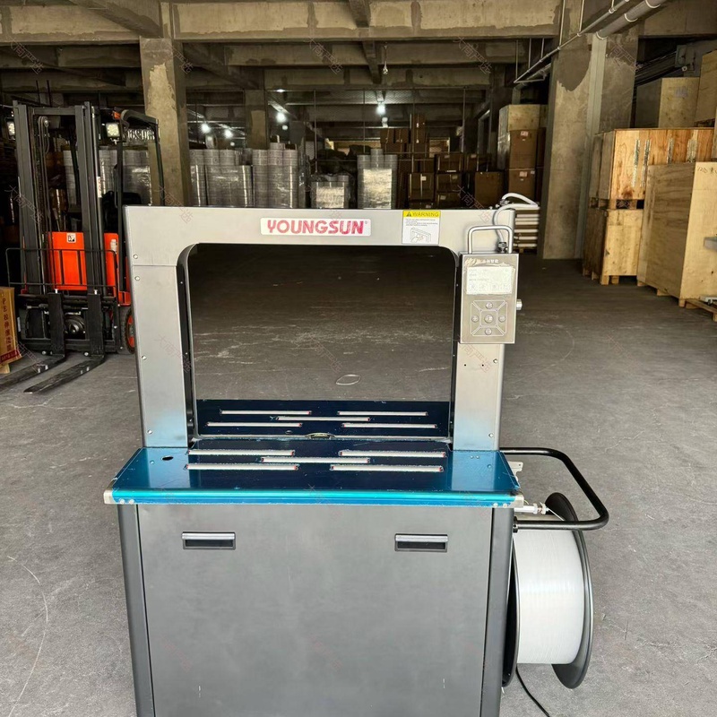 Fully automatic strapping machine