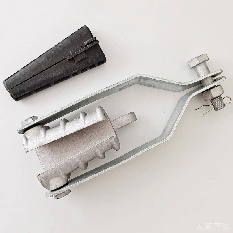 Pull plate type insulated tension clamp