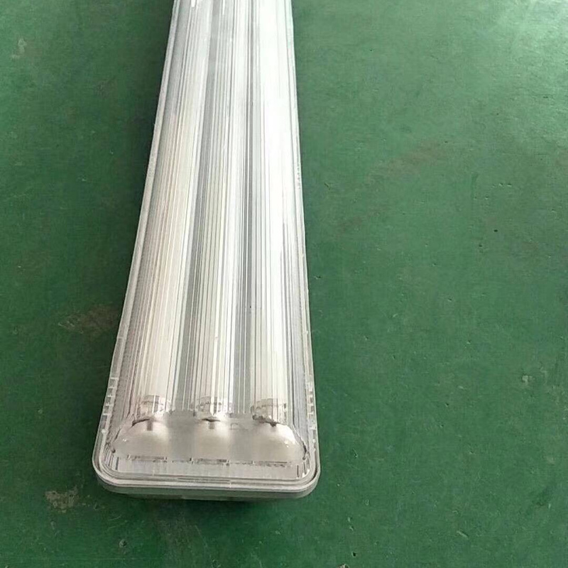 Luz de soporte de tres defensas LED impermeable, antipolvo y humedad 0,6 / 0,9 / 1,2 metros de iluminación del almacén del garaje tubo t8