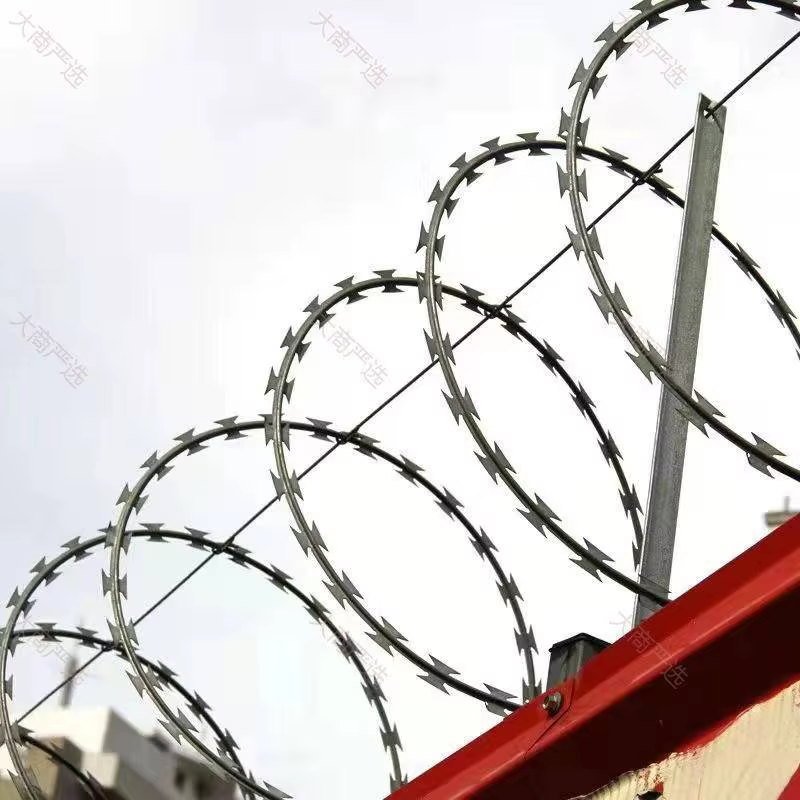 Fence blade barbed wire