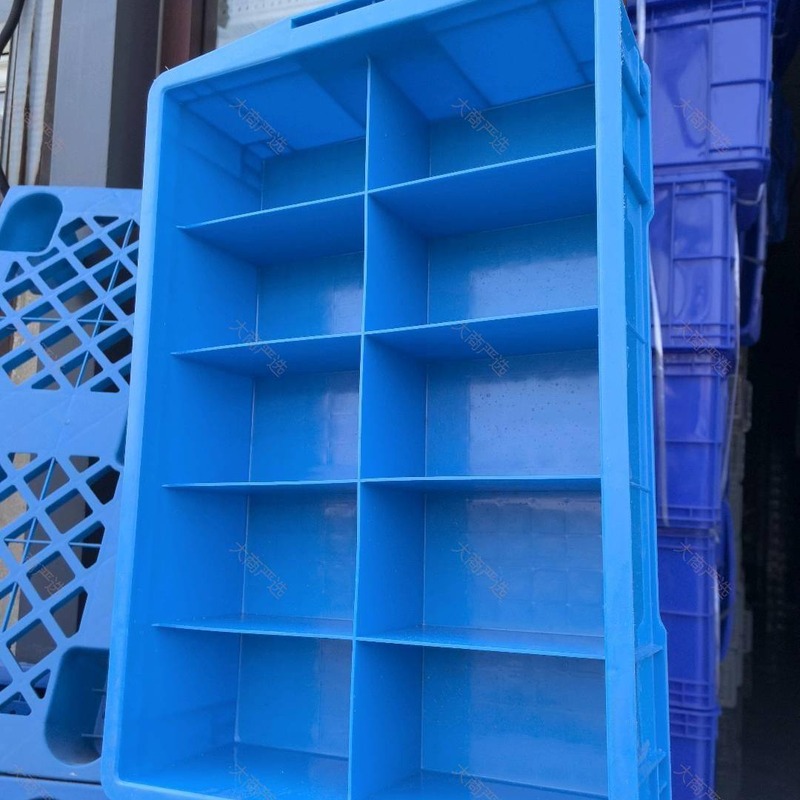 Tabique de Plástico y Palet de Rejilla	