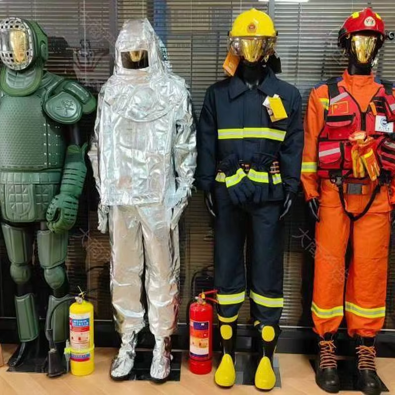 Fire fighting suit, rescue suit