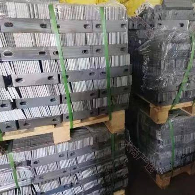 Perno en U cuadrado en stock